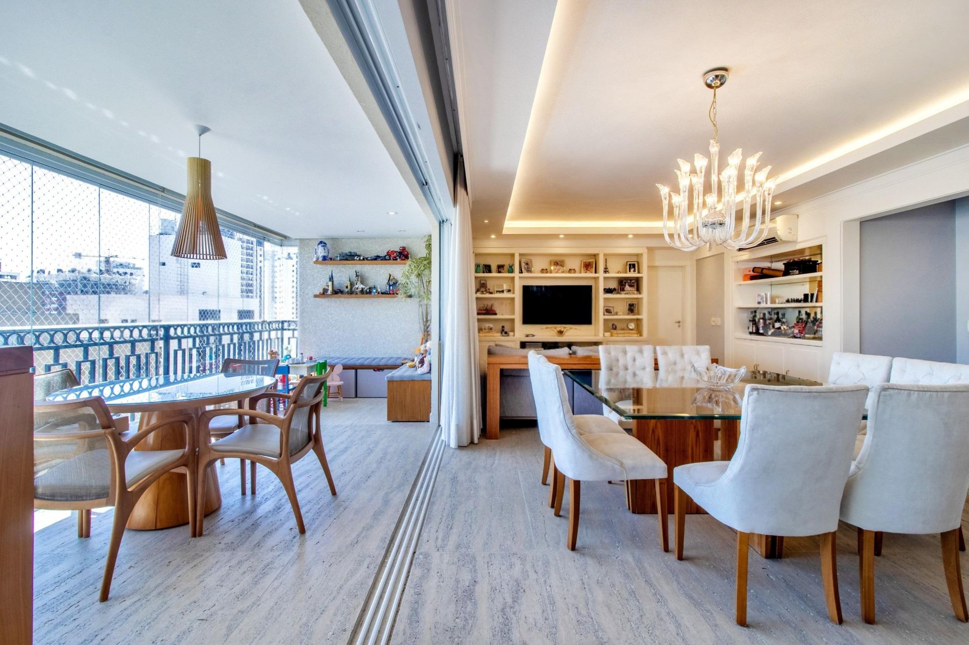 APARTAMENTO MOBILIADO 156M² 3 Dormitórios com suíte master