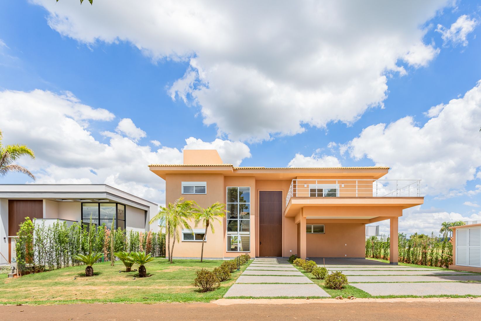 CASA 1000m², 5 Suítes e Piscina Aquecida na Fazenda Alvorada