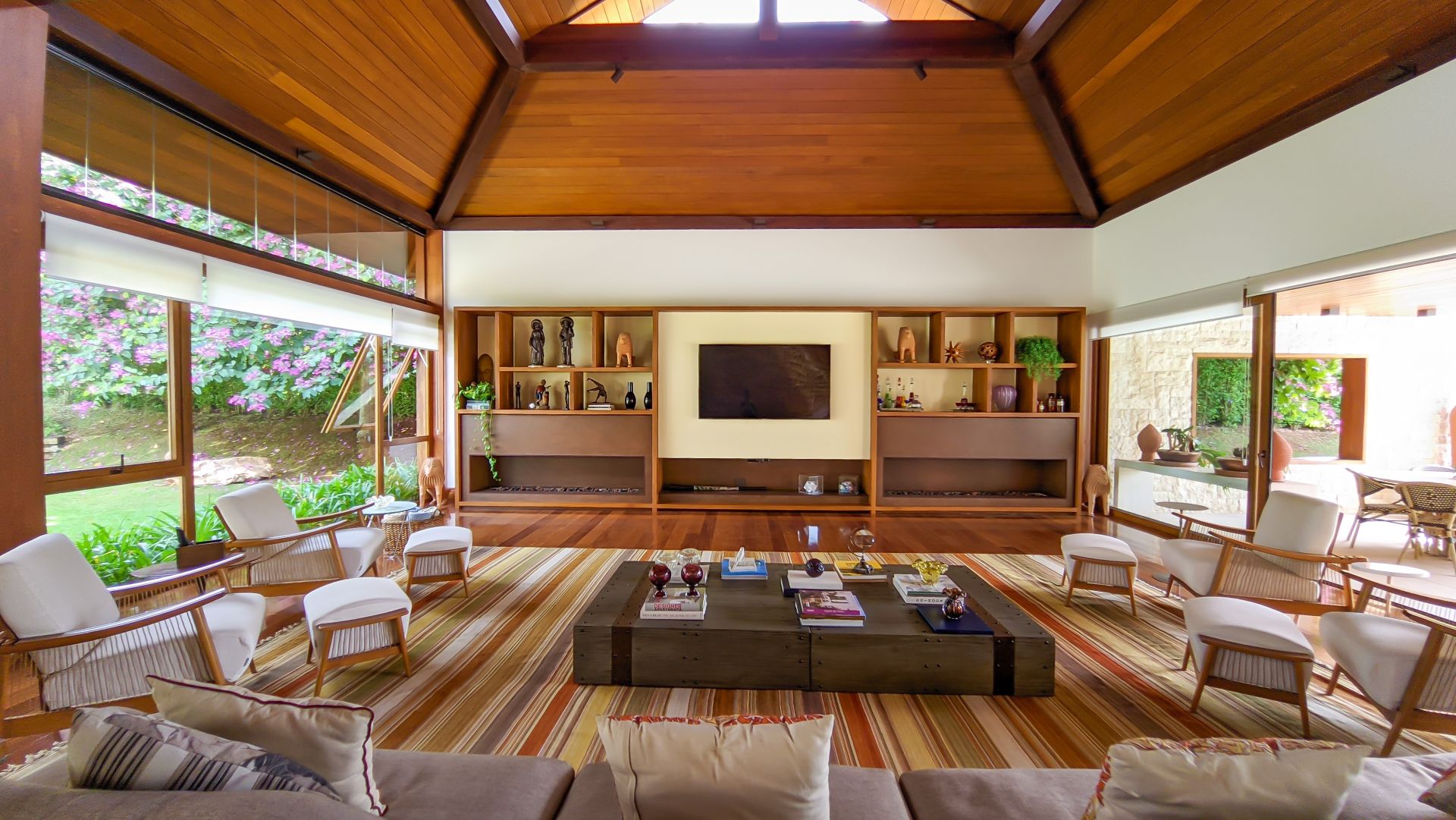 Casa 1200m² 8 suítes assinado por Danilo Penna