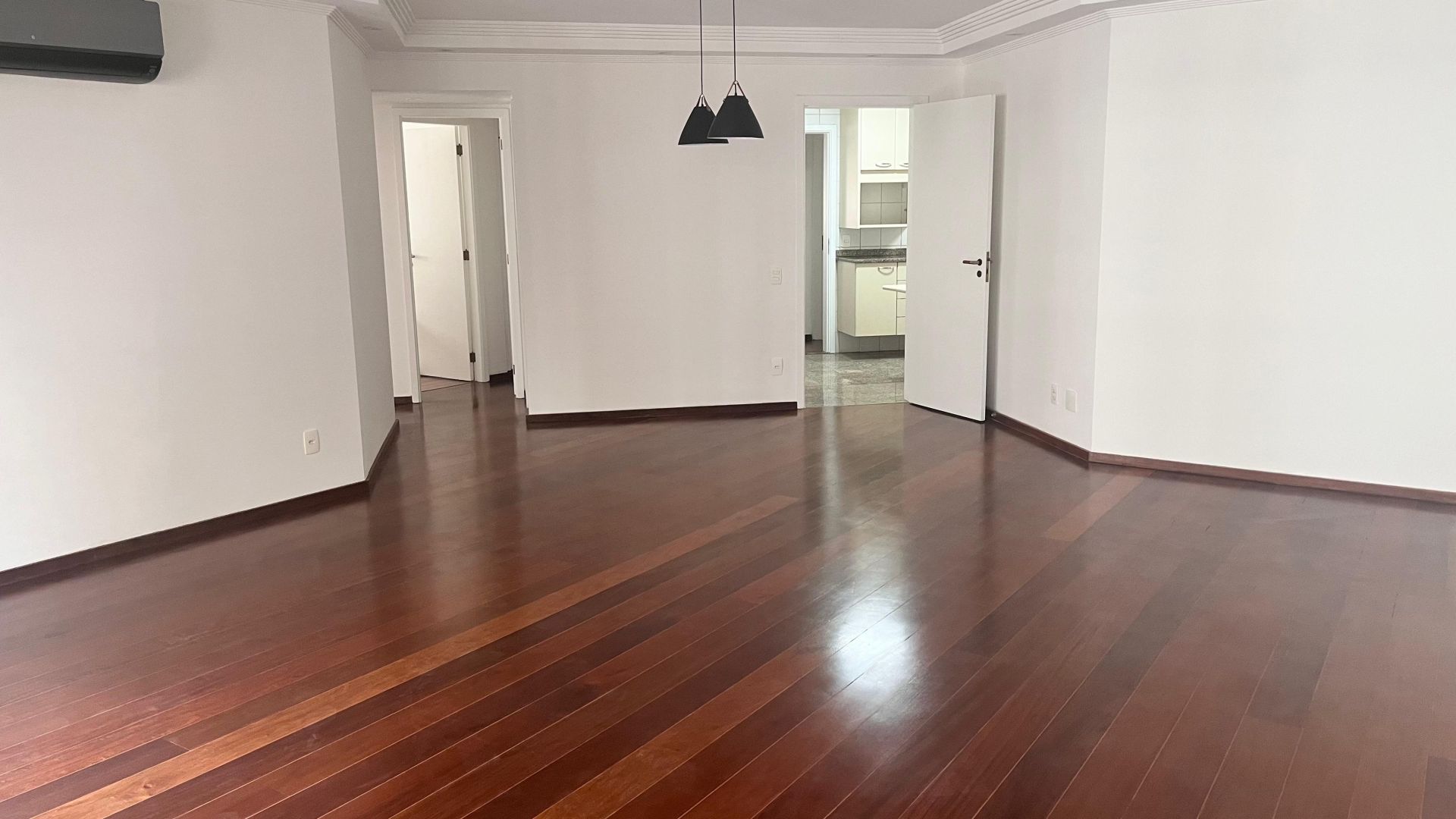 APARTAMENTO 142m² com 3 suites no ITAIM