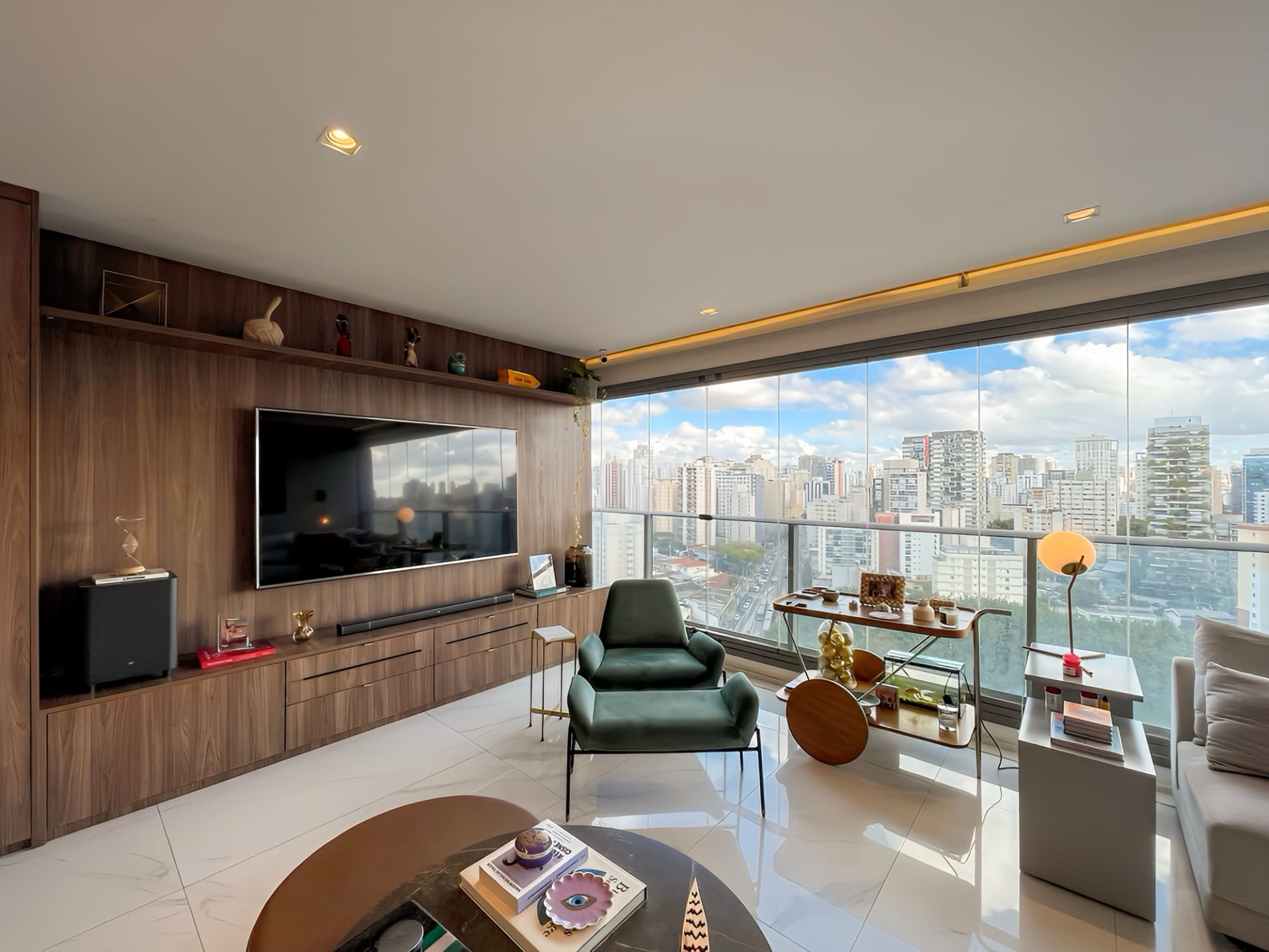 APARTAMENTO 101 m², 2 quartos sendo 1 suíte à venda no bairro Vila Nova Conceição