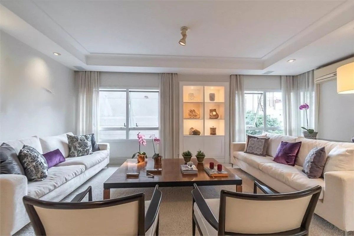 APARTAMENTO 243m² com 4 DORMITÓRIOS  em MOEMA