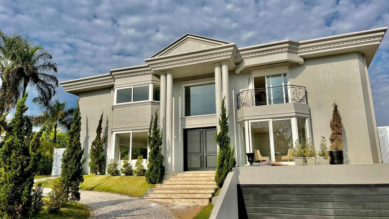 CASA MOBILIADA 700m², 4 suítes 6 vagas ALPHAVILLE