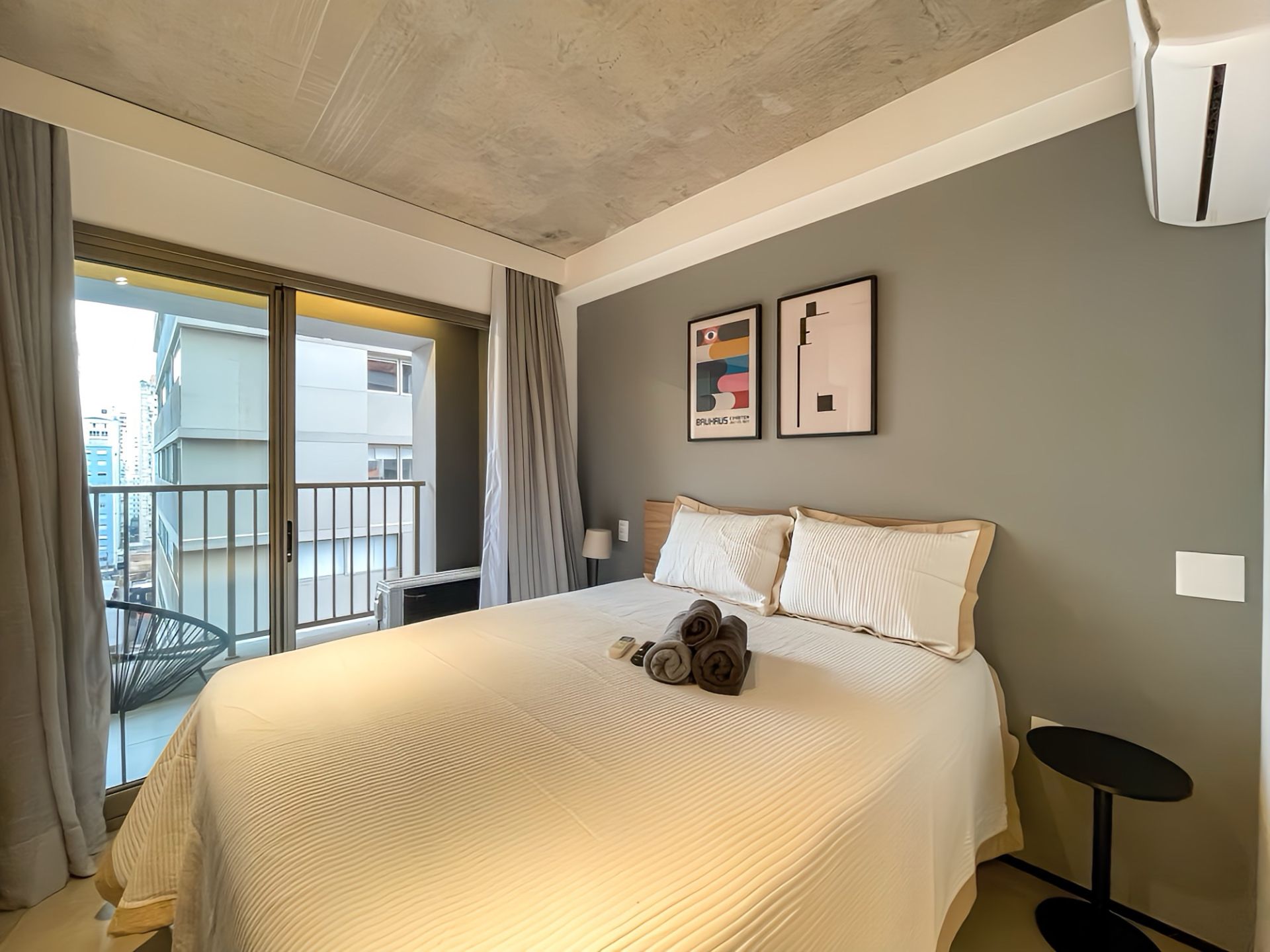 STUDIO MOBILIADO 22m² por FGMF Arquitetura