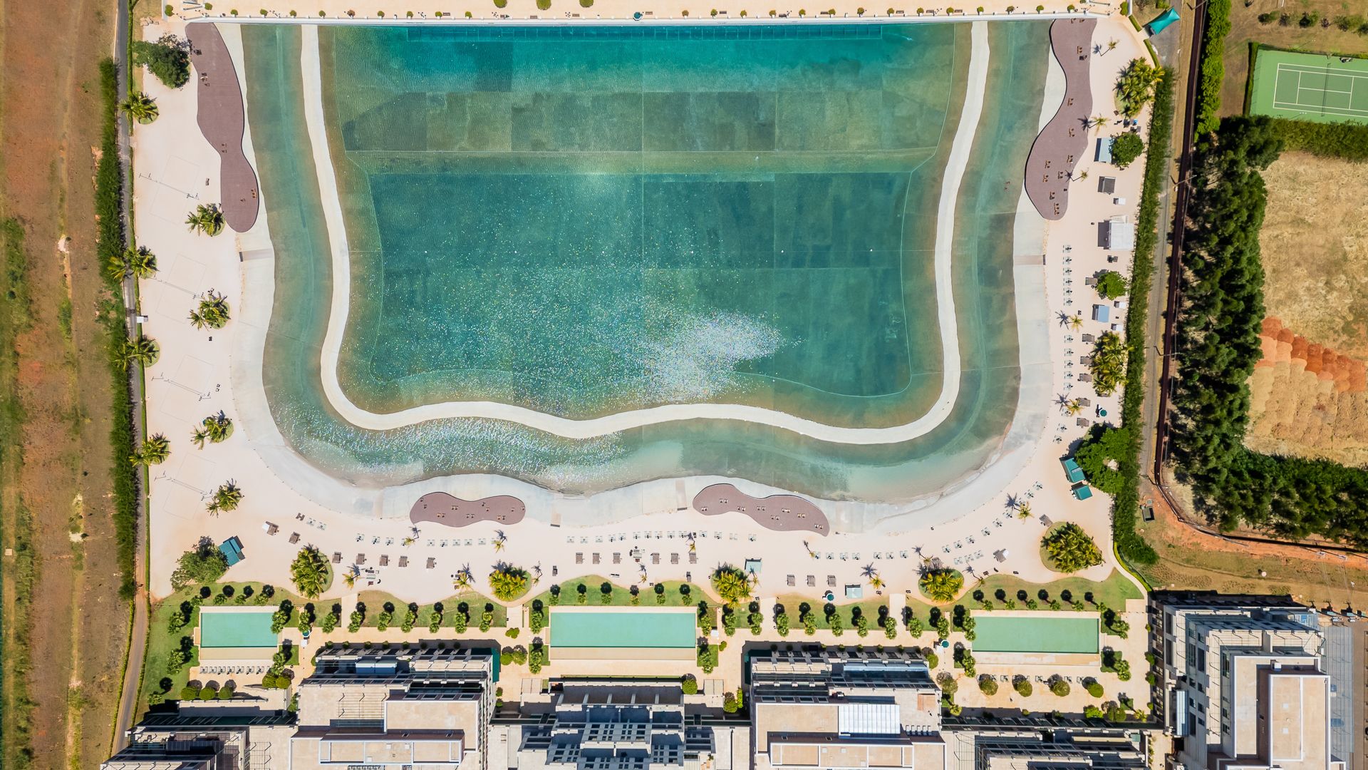 APARTAMENTO 457m², 3 Suítes, 4 Vagas em frente à Praia no Boa Vista Village