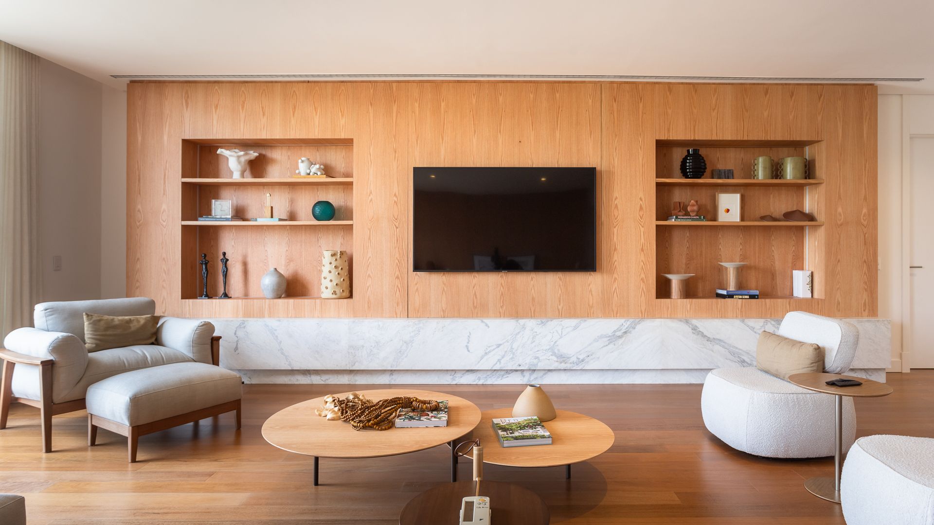 APARTAMENTO 370m², 3 Suítes, 3 Vagas por  Carolina Cerveline no Boa Vista Village