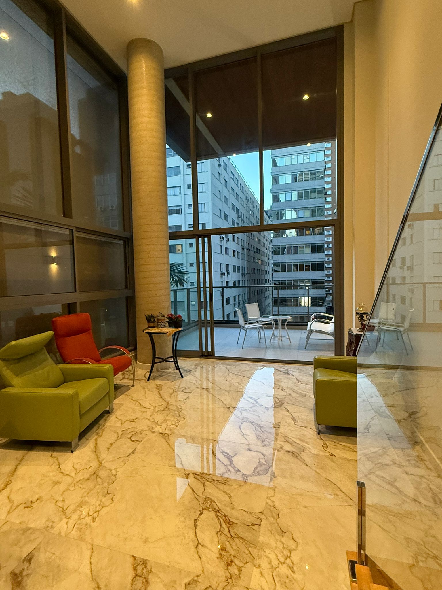 APARTAMENTO 158M² 3 suítes e 2 vagas no Jardins