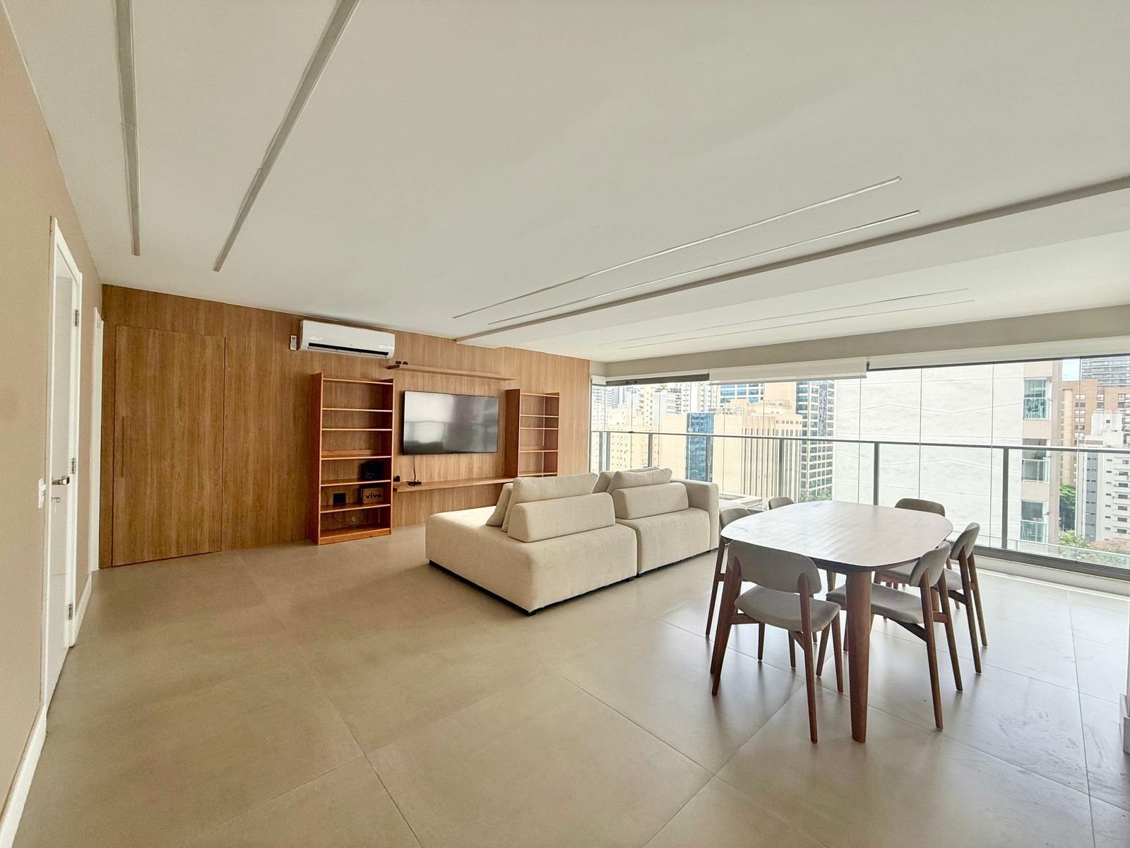 APARTAMENTO 157m² com 3 SUITES e 3 VAGAS em MOEMA