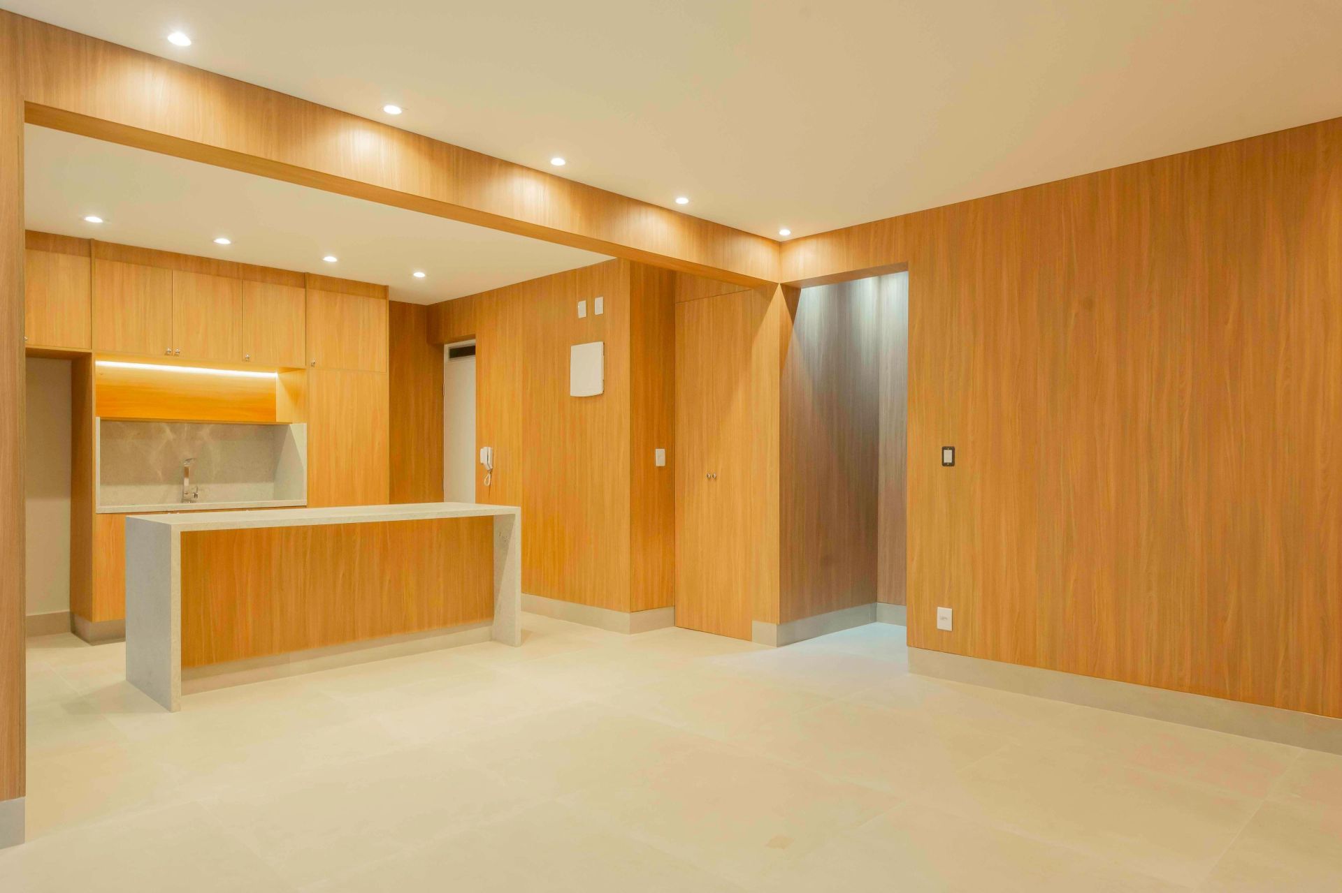APARTAMENTO MOBILIADO 95m² 2 Suítes no Itaim Bibi