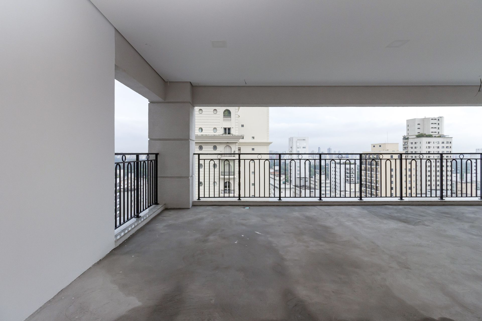 APARTAMENTO 201m² com 3 SUITES e 3 VAGAS no JARDIM PAULISTA